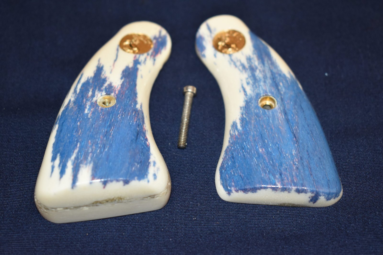 COLT DETECTIVE / DIAMONDBACK GIRAFFE BONE GRIPS CDGB2 - Image 3