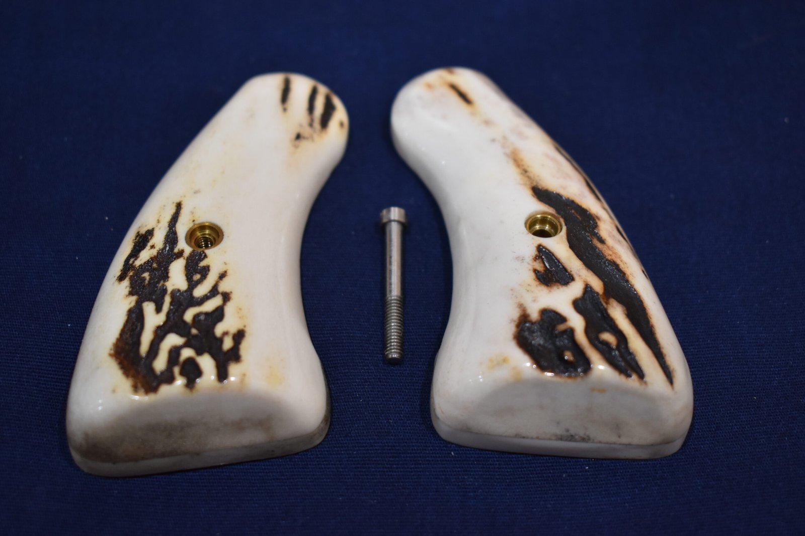 COLT DETECTIVE / DIAMONDBACK SAMBAR STAG GRIPS CDSS15 - Image 3