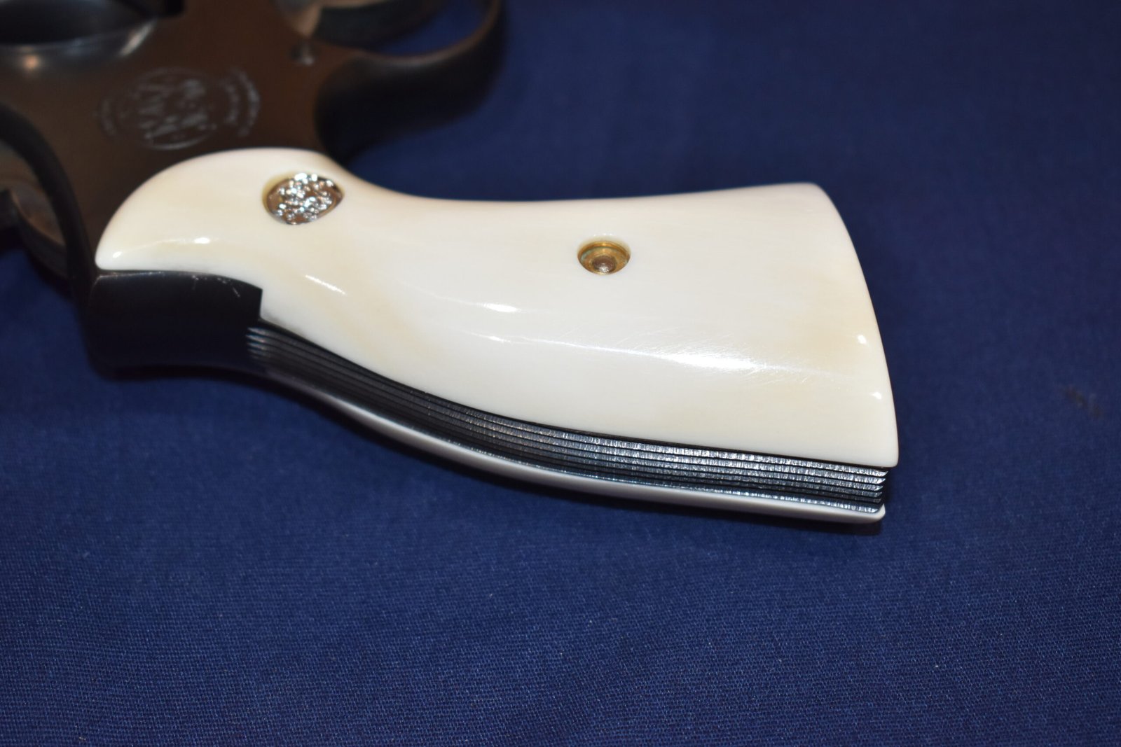 SMITH & WESSON K OR L FRAME SQUARE BUTT PREMIUM GRADE GIRAFFE BONE GRIPS KSQGB8 - Image 7