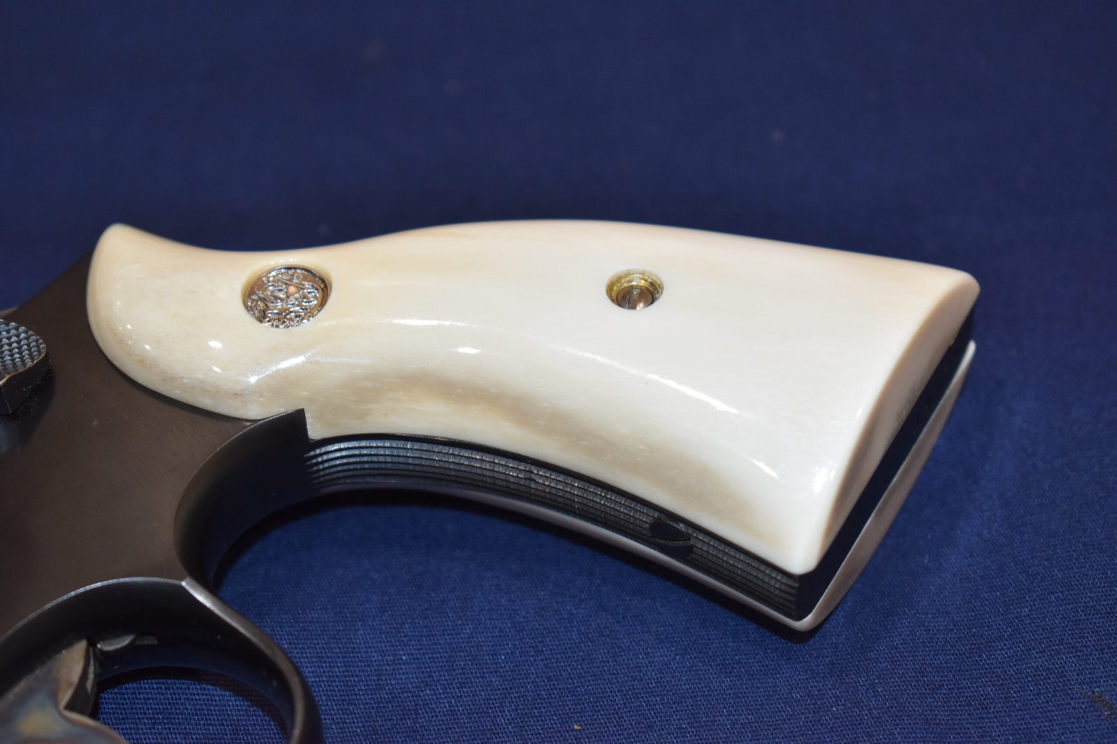 SMITH & WESSON K OR L FRAME SQUARE BUTT PREMIUM GRADE GIRAFFE BONE GRIPS KSQGB8 - Image 12