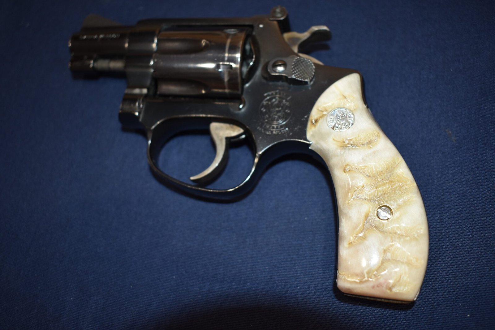 SMITH & WESSON J FRAME ROUND BUTT PREMIUM GRADE RAMS HORN GRIPS JRH11 - Image 5
