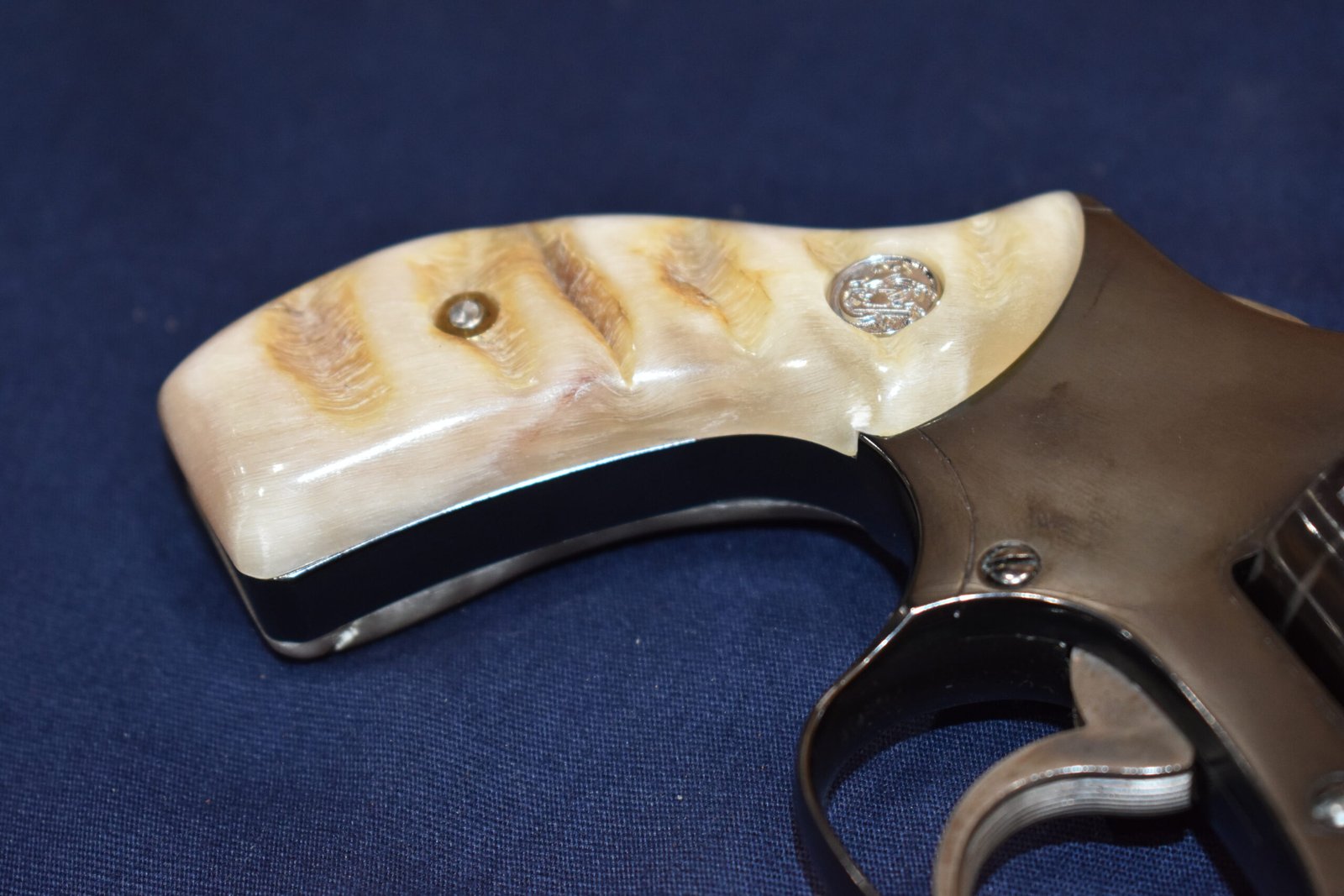 SMITH & WESSON J FRAME ROUND BUTT PREMIUM GRADE RAMS HORN GRIPS JRH11 - Image 13