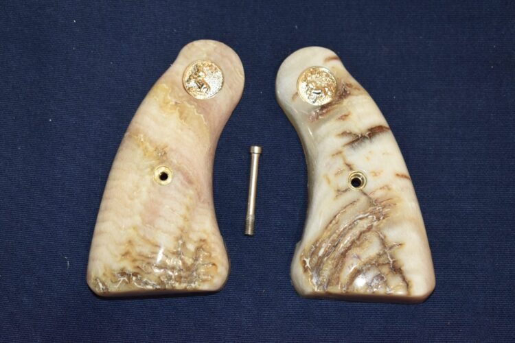 COLT DETECTIVE / DIAMONDBACK RAMS HORN GRIPS CDRH3
