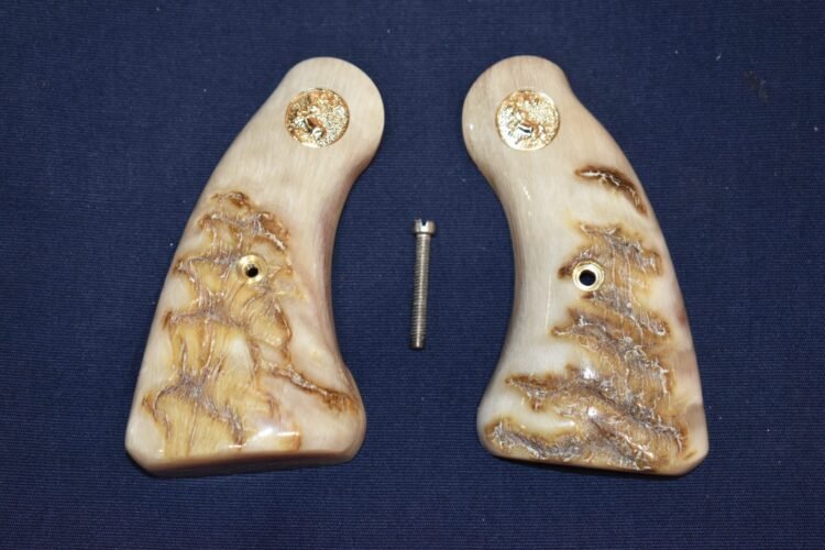 COLT DETECTIVE / DIAMONDBACK RAMS HORN GRIPS CDRH4