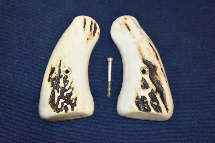 COLT DETECTIVE / DIAMONDBACK SAMBAR STAG GRIPS CDSS15