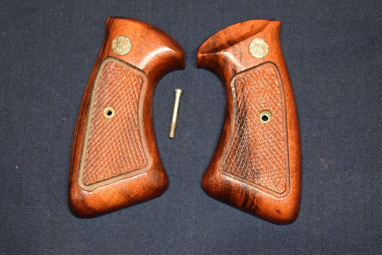 SMITH & WESSON J FRAME TARGET GRIP JT26