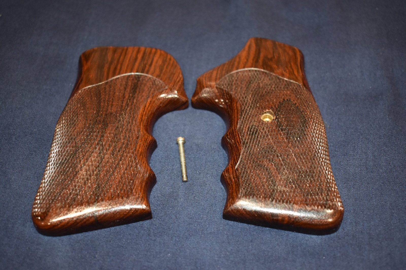SMITH & WESSON N FRAME FUZZY FARRANT CUSTOM ROSEWOOD GRIPS SWNFF7 - Image 2