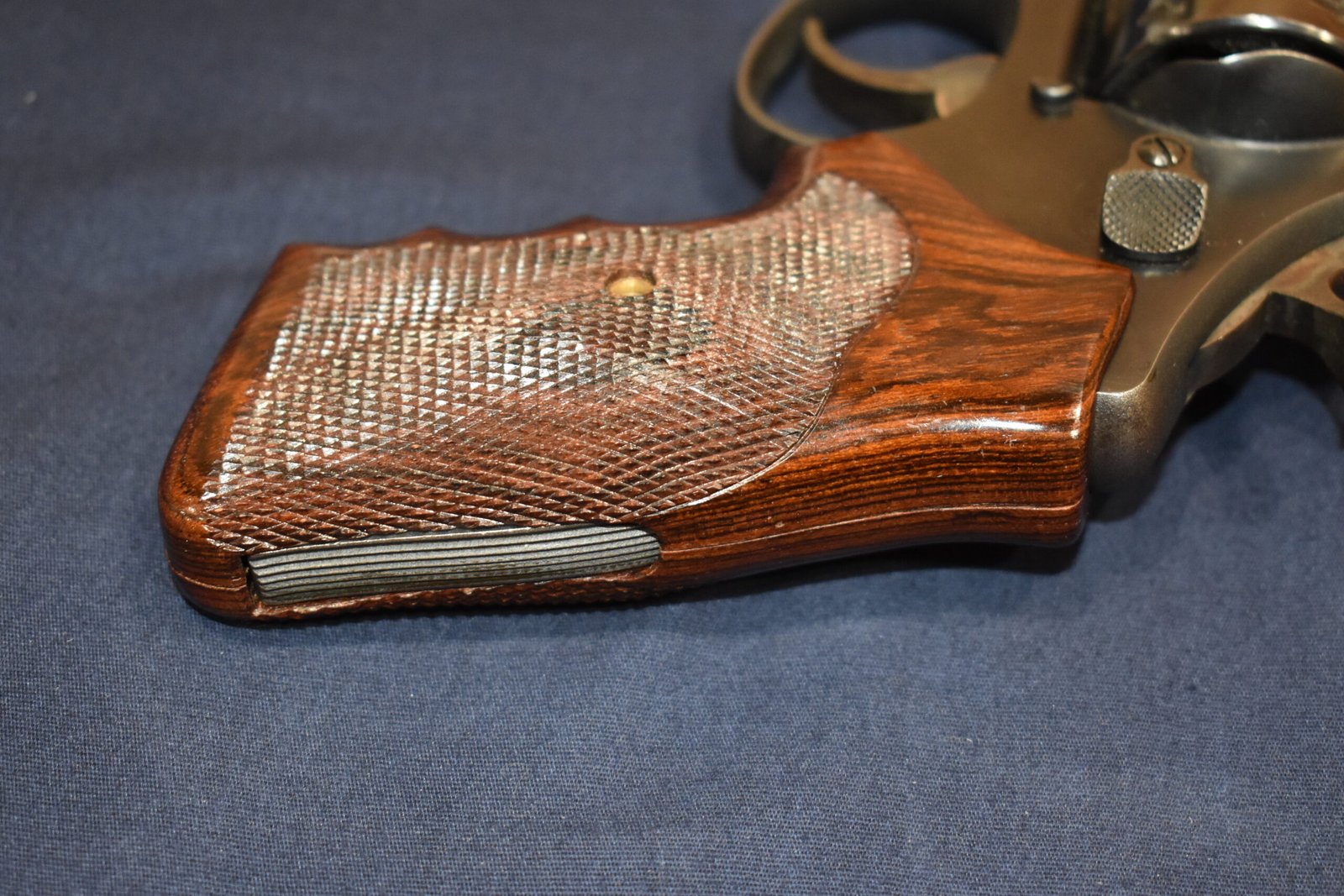 SMITH & WESSON N FRAME FUZZY FARRANT CUSTOM ROSEWOOD GRIPS SWNFF7 - Image 6