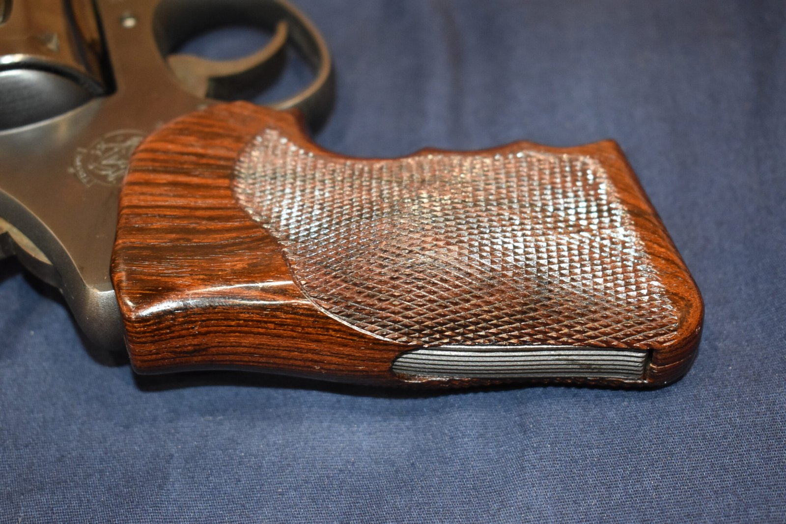 SMITH & WESSON N FRAME FUZZY FARRANT CUSTOM ROSEWOOD GRIPS SWNFF7 - Image 7