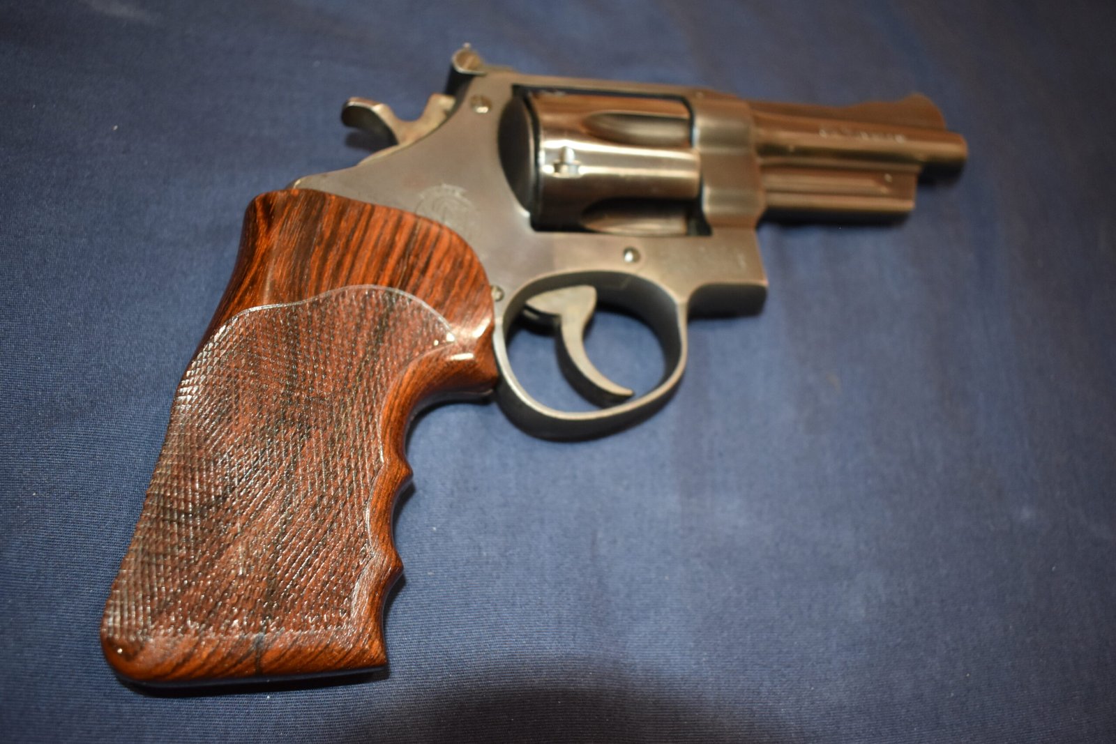 SMITH & WESSON N FRAME FUZZY FARRANT CUSTOM ROSEWOOD GRIPS SWNFF7 - Image 8