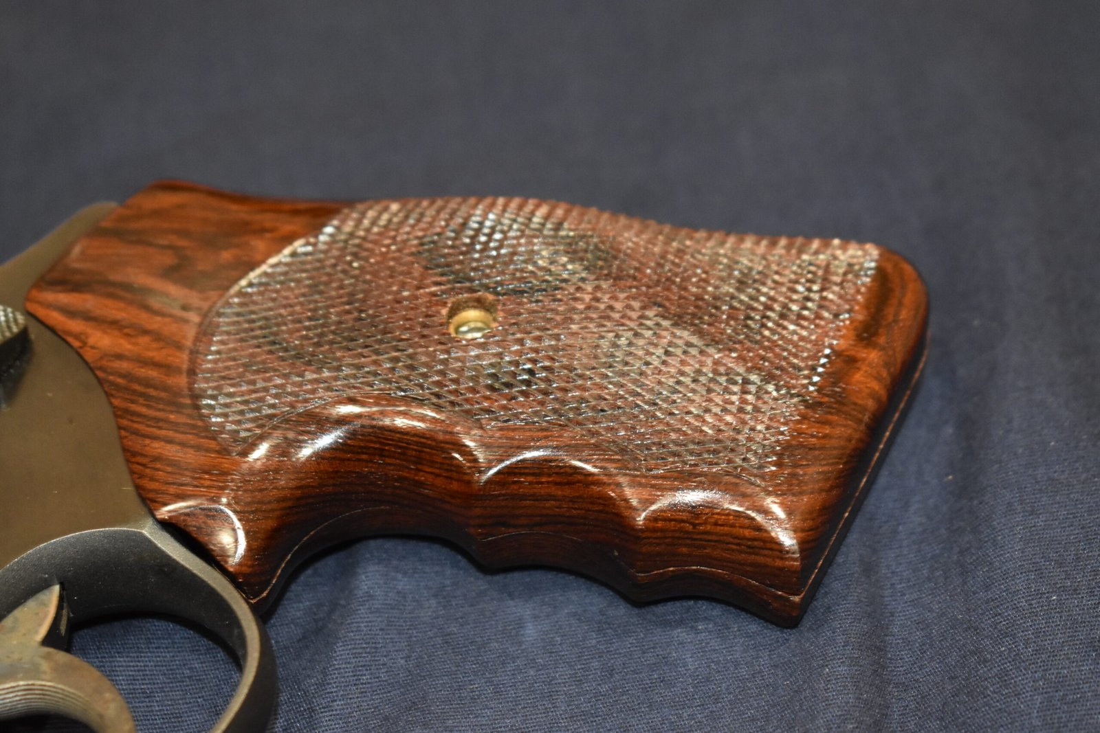 SMITH & WESSON N FRAME FUZZY FARRANT CUSTOM ROSEWOOD GRIPS SWNFF7 - Image 13