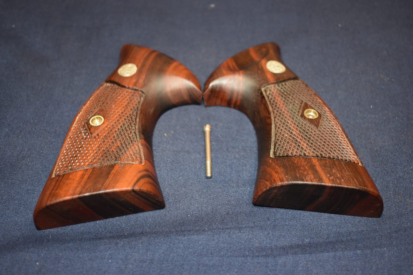 SMITH & WESSON K FRAME FACTORY DIAMOND TARGET GRIPS KDT11 - Image 3