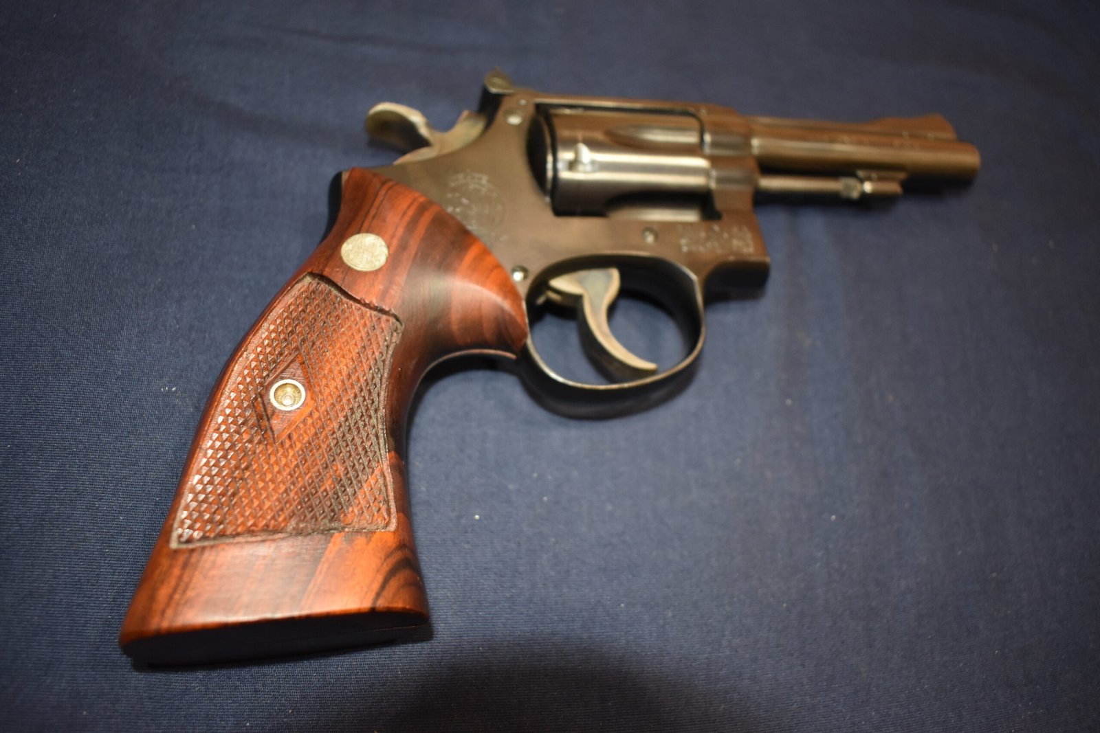SMITH & WESSON K FRAME FACTORY DIAMOND TARGET GRIPS KDT11 - Image 8