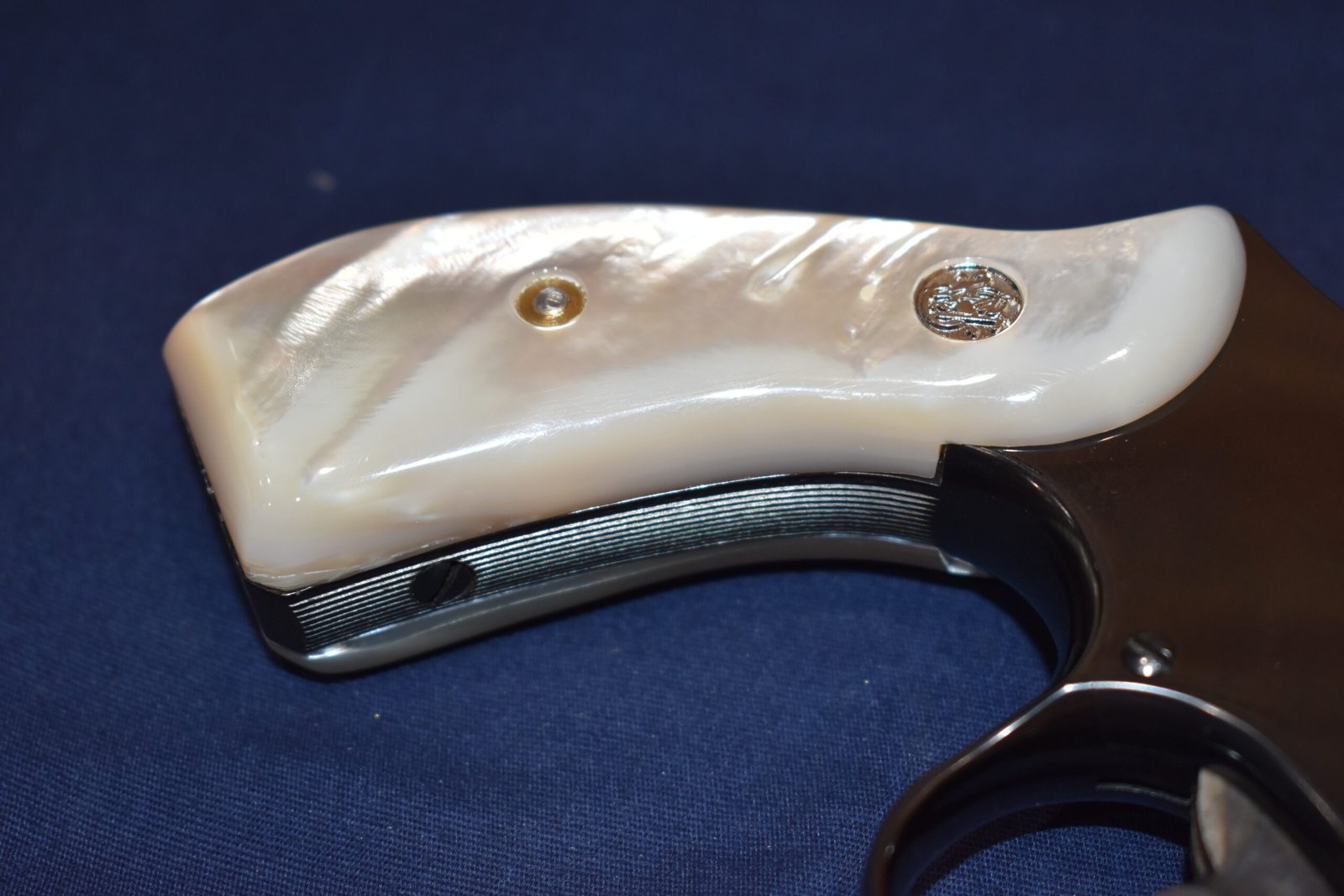 SMITH & WESSON K FRAME MOTHER OF PEARL GRIPS KRBMP2 - Image 7