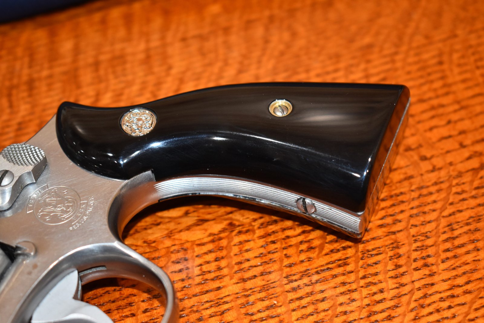 SMITH & WESSON K FRAME SQUARE BUTT PREMIUM GRADE BUFFALO HORN GRIPS KSQBBH1 - Image 13