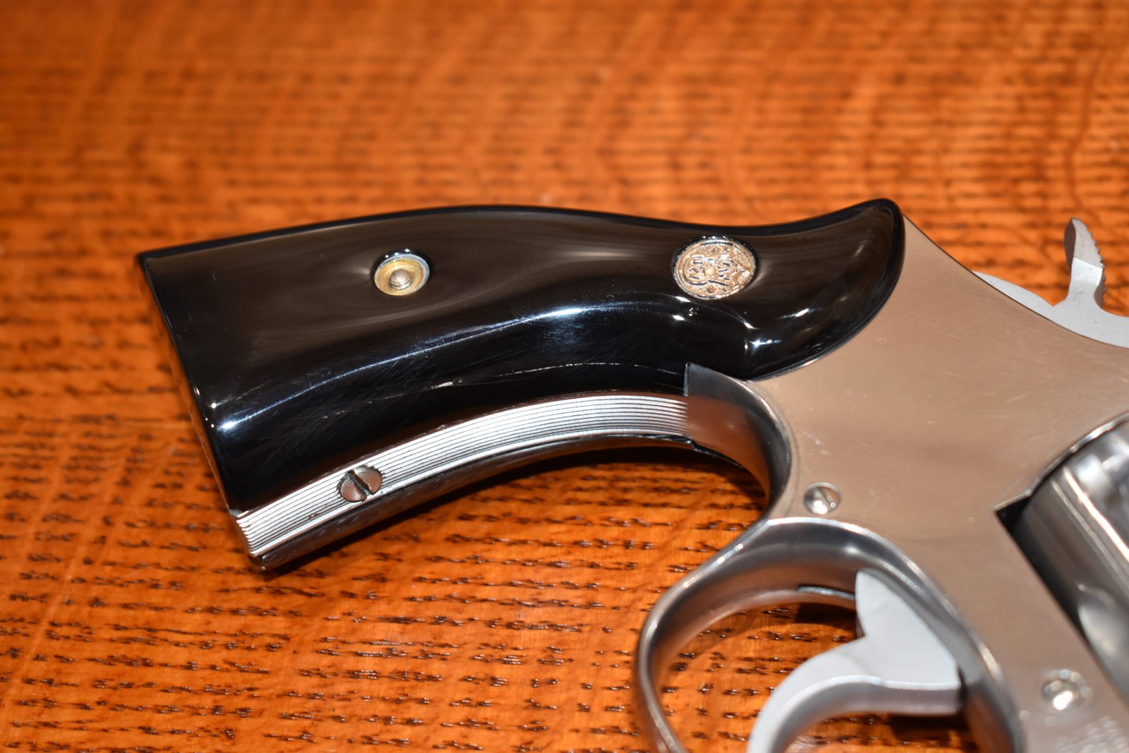 SMITH & WESSON K FRAME SQUARE BUTT PREMIUM GRADE BUFFALO HORN GRIPS KSQBBH1 - Image 12