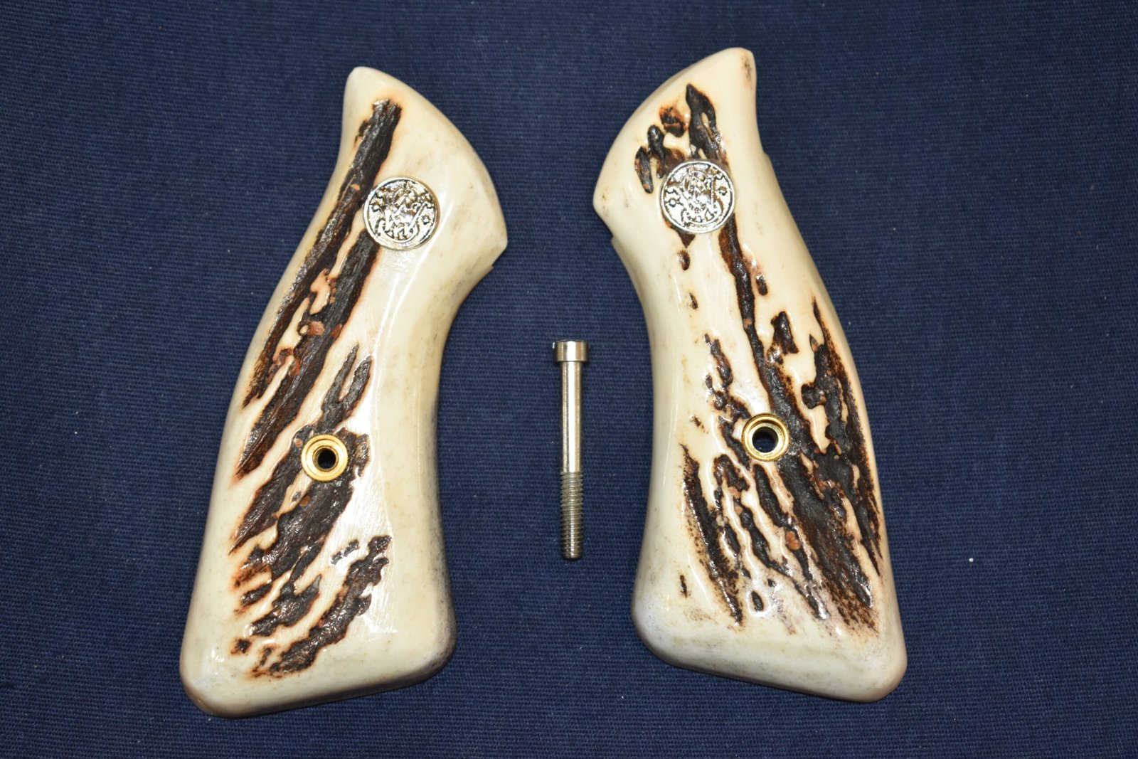 SMITH & WESSON J FRAME SQUARE BUTT STAG GRIPS JSQS12