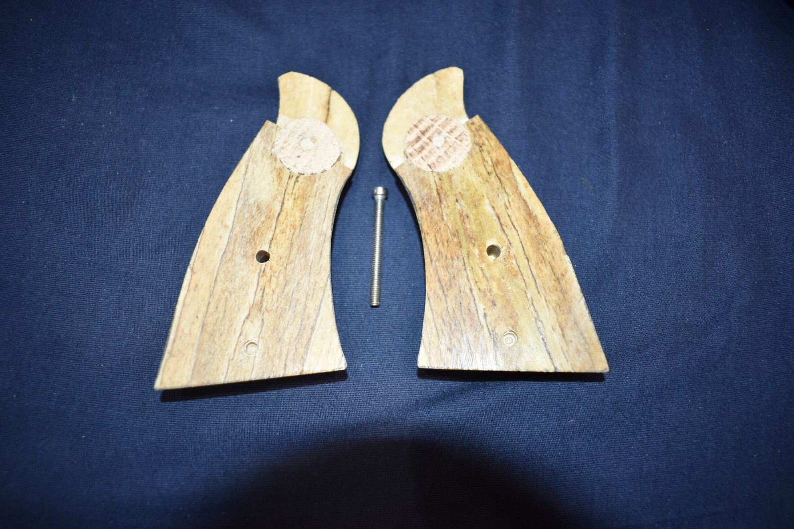 SMITH & WESSON N FRAME GIRAFFE BONE GRIPS SWNGB16 - Image 4