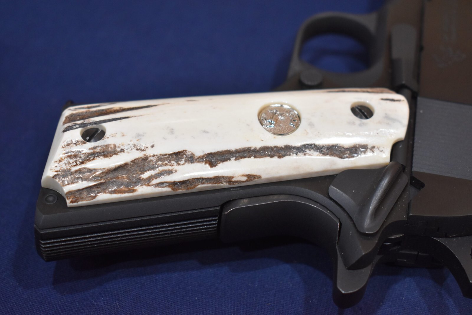 COLT 1911 SAMBAR STAG GRIPS 1911SS46 - Image 6