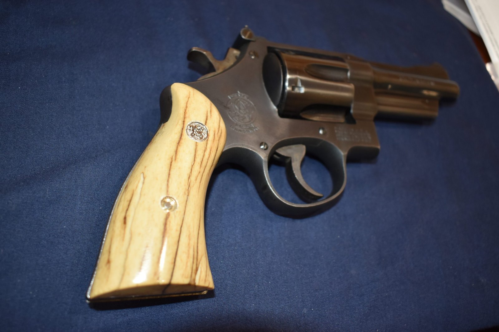 SMITH & WESSON N FRAME GIRAFFE BONE GRIPS SWNGB16 - Image 8