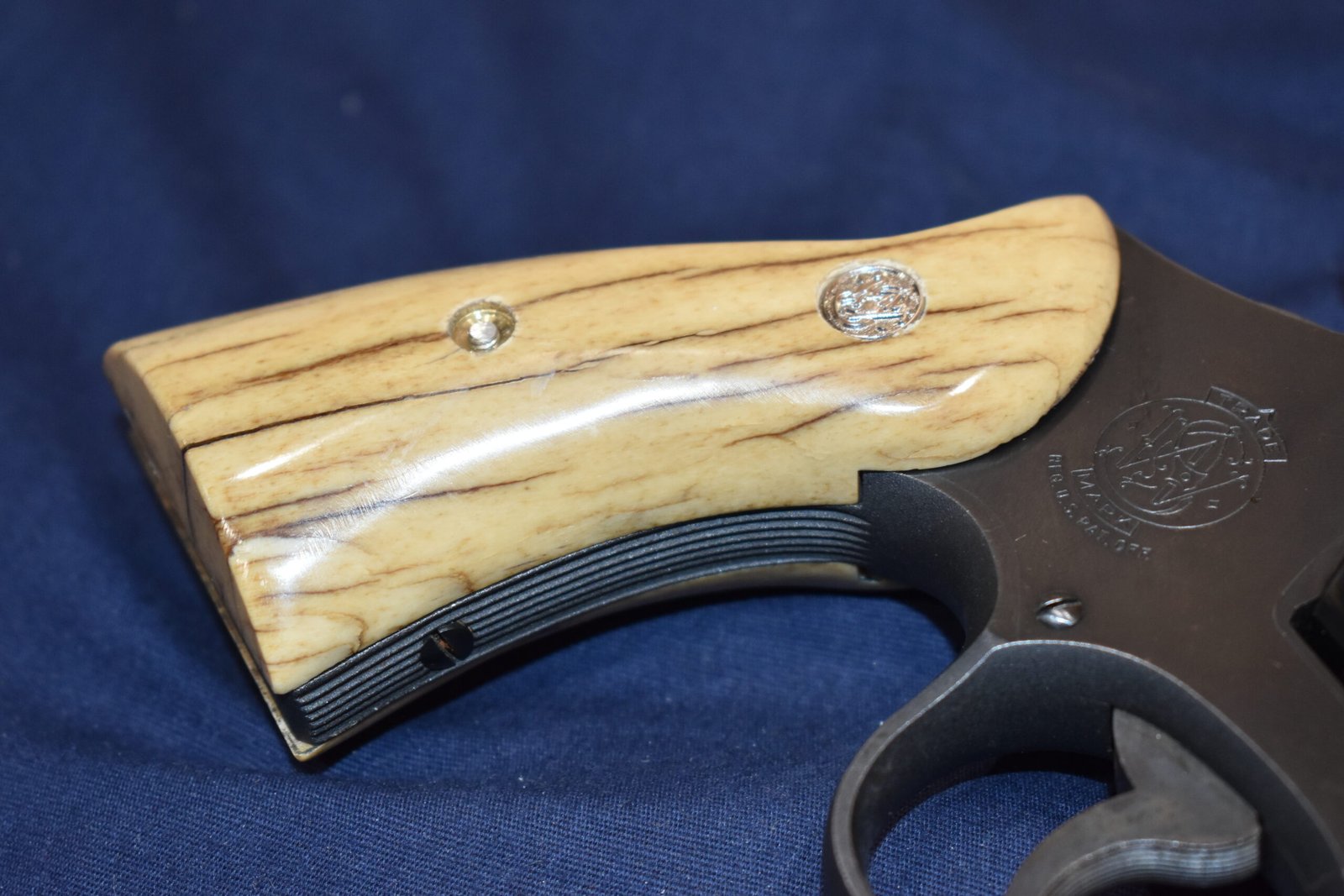 SMITH & WESSON N FRAME GIRAFFE BONE GRIPS SWNGB16 - Image 12