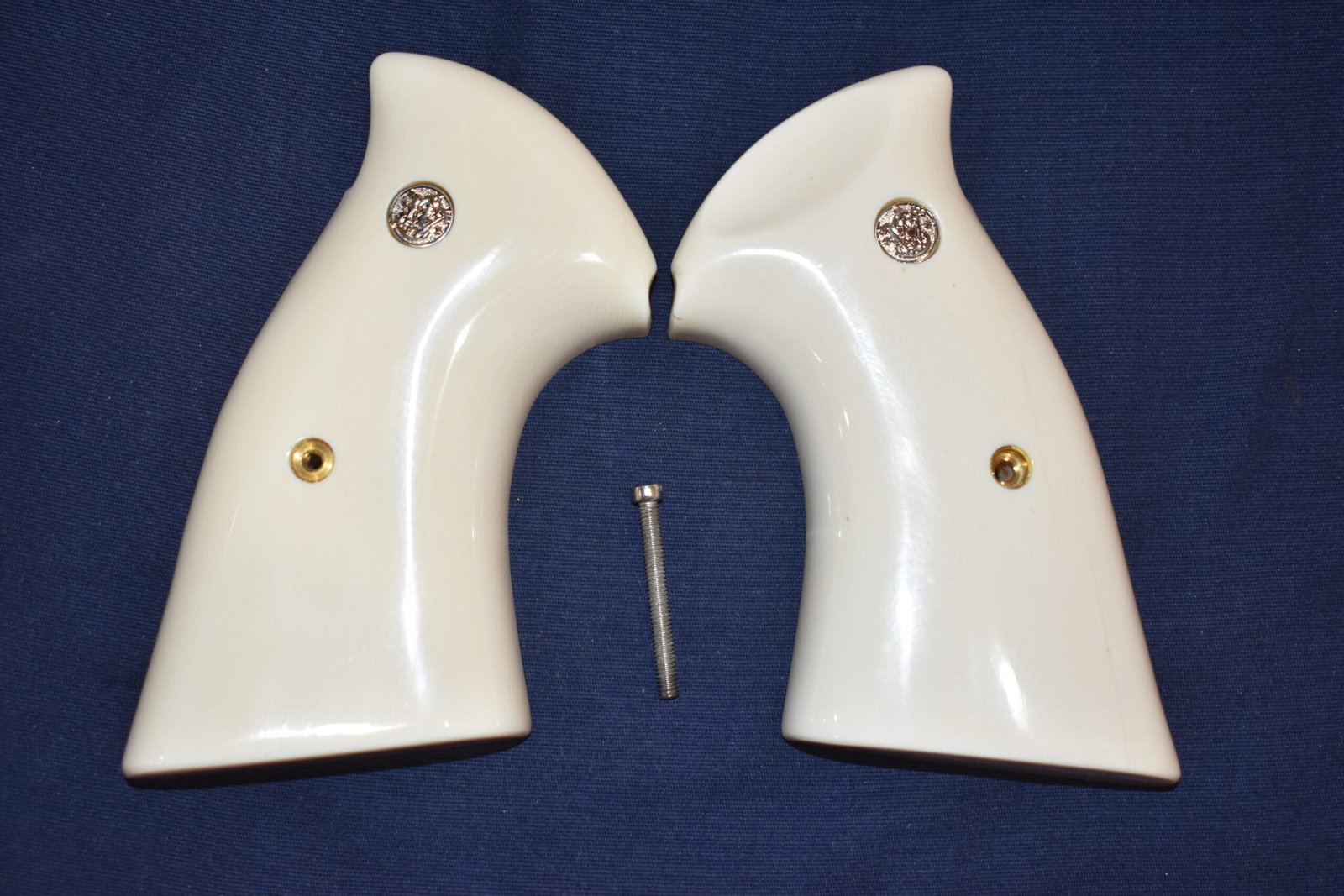 SMITH & WESSON N FRAME SQUARE BUTT TARGET IVORY GRIPS NSQTI1 OHIO SALES ONLY