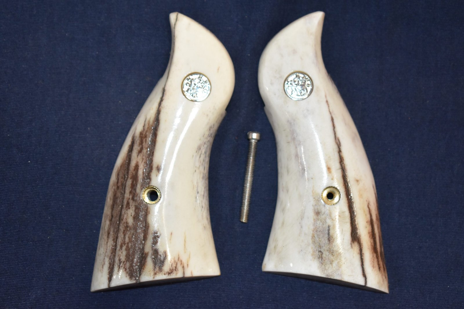 SMITH & WESSON K FRAME SQUARE BUTT SAMBAR STAG GRIPS KSQES2