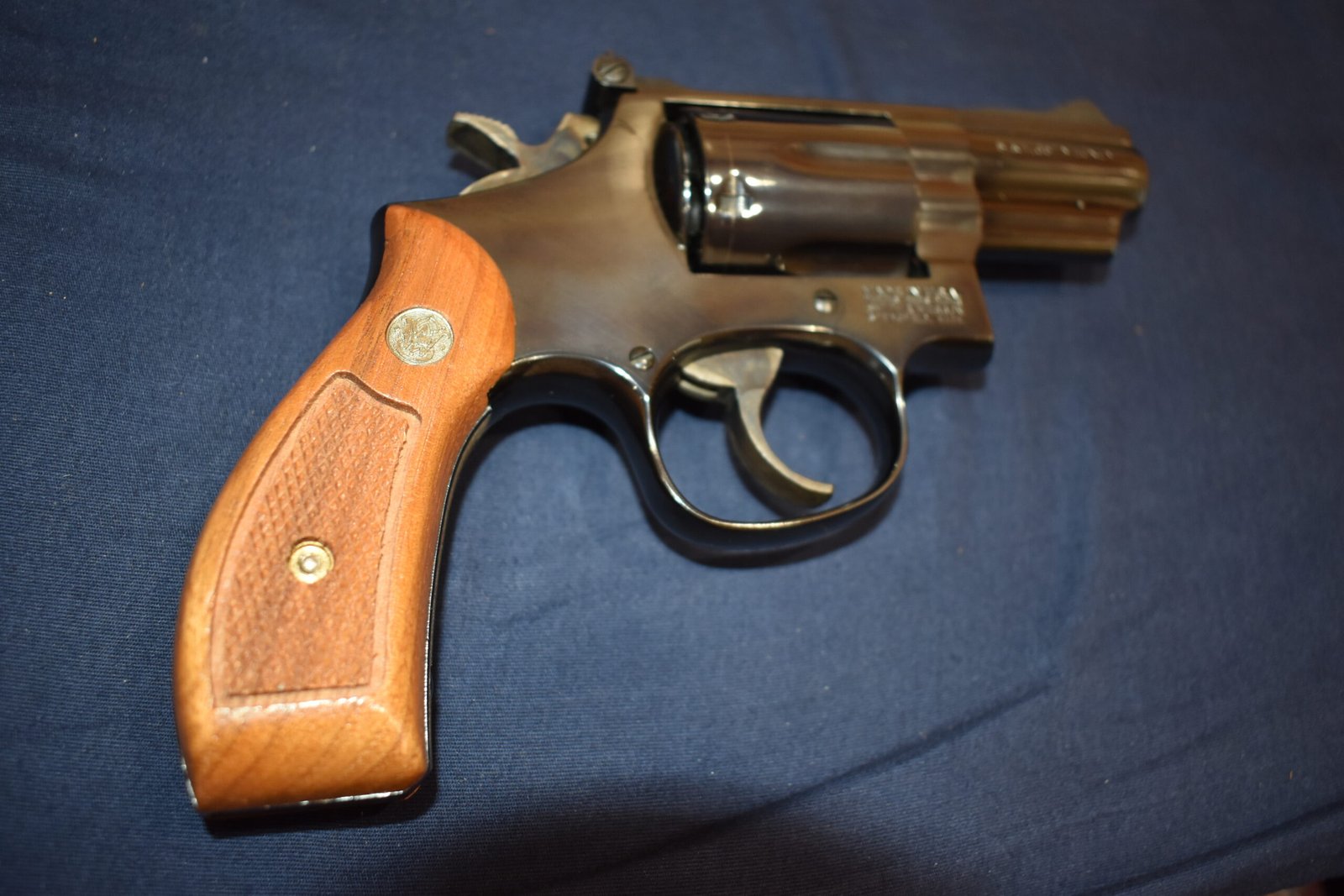 SMITH & WESSON K FRAME SQUARE BUTT FACTORY MAGNA GRIPS KRBM14 - Image 8