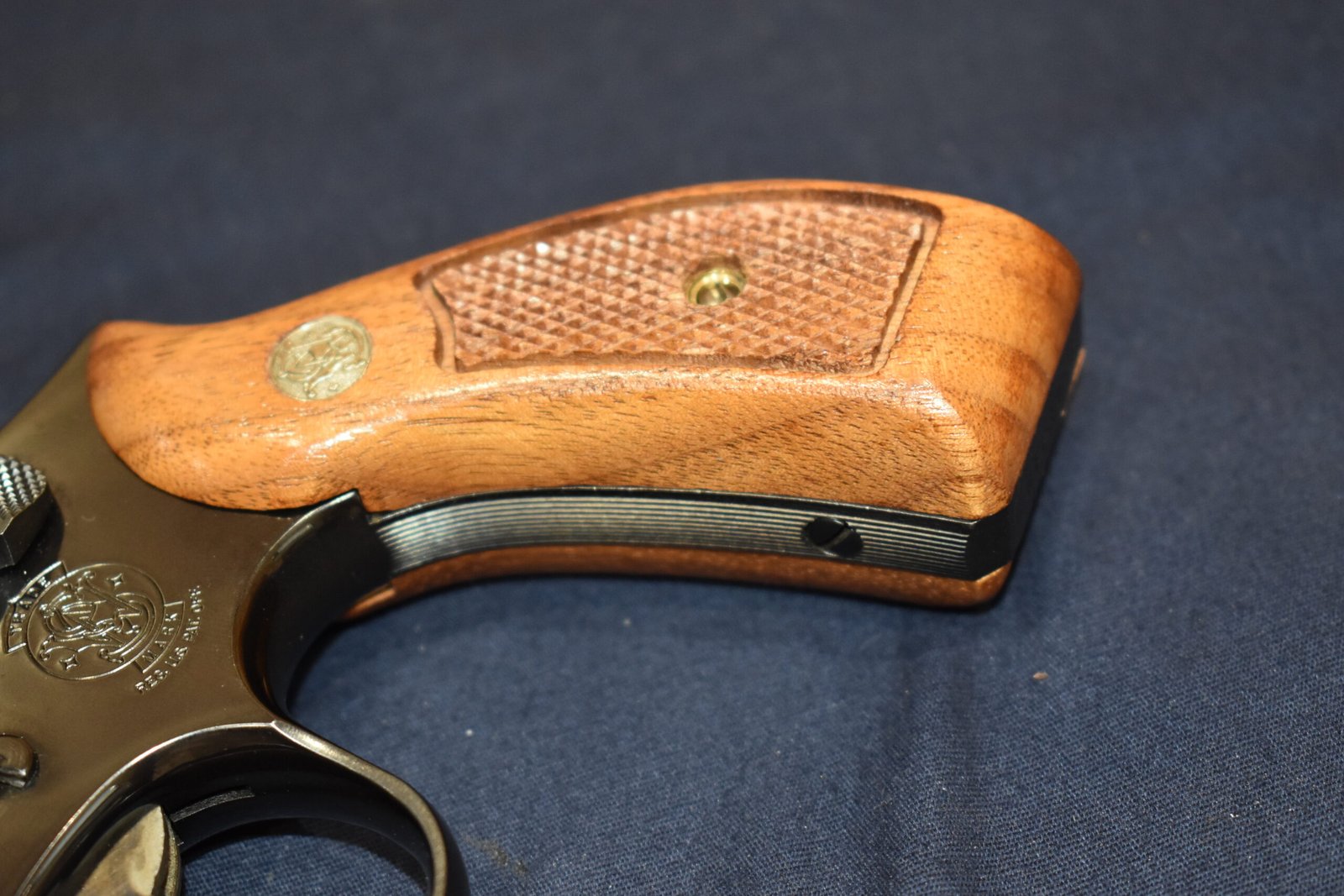SMITH & WESSON K FRAME SQUARE BUTT FACTORY MAGNA GRIPS KRBM14 - Image 13