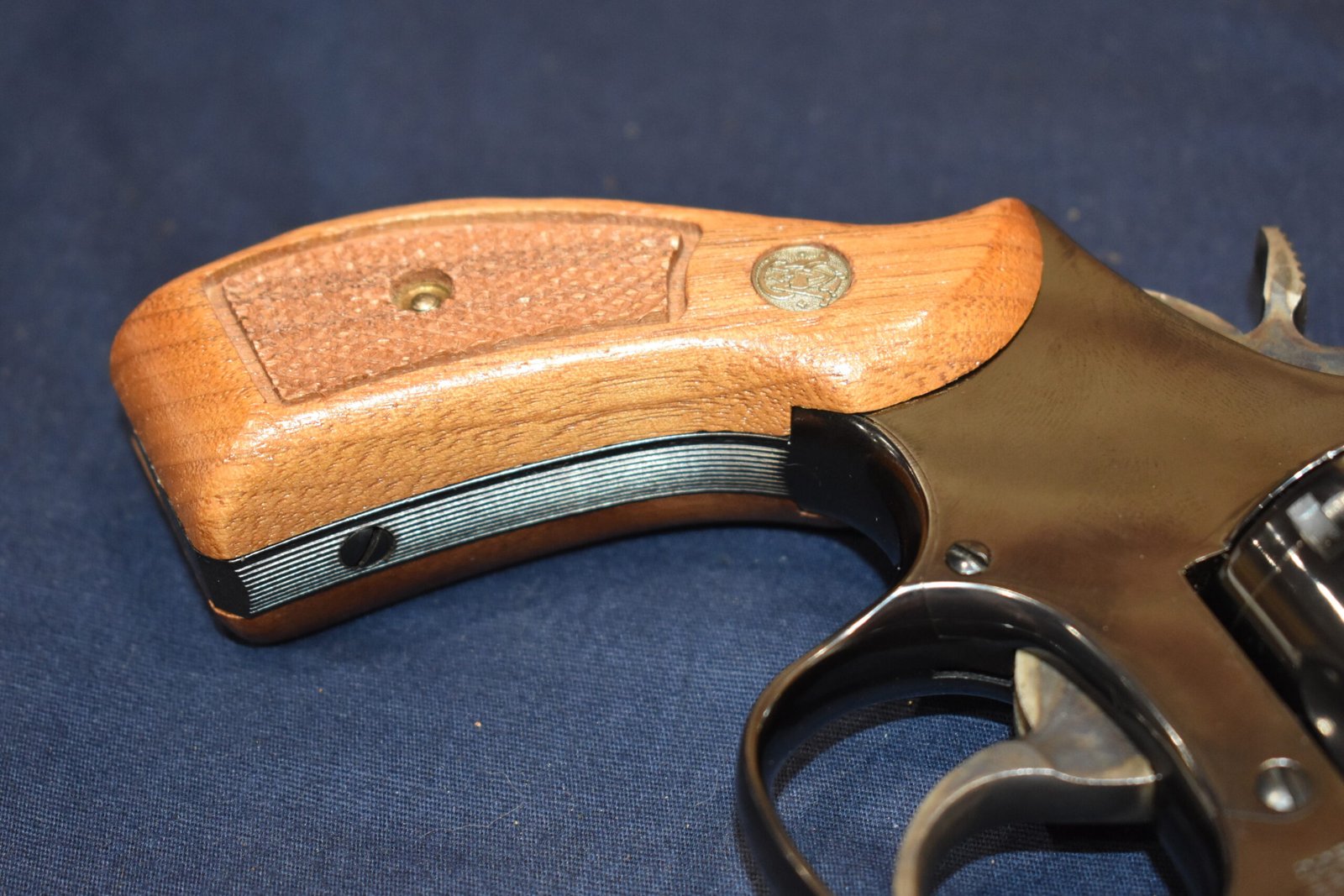 SMITH & WESSON K FRAME SQUARE BUTT FACTORY MAGNA GRIPS KRBM14 - Image 12