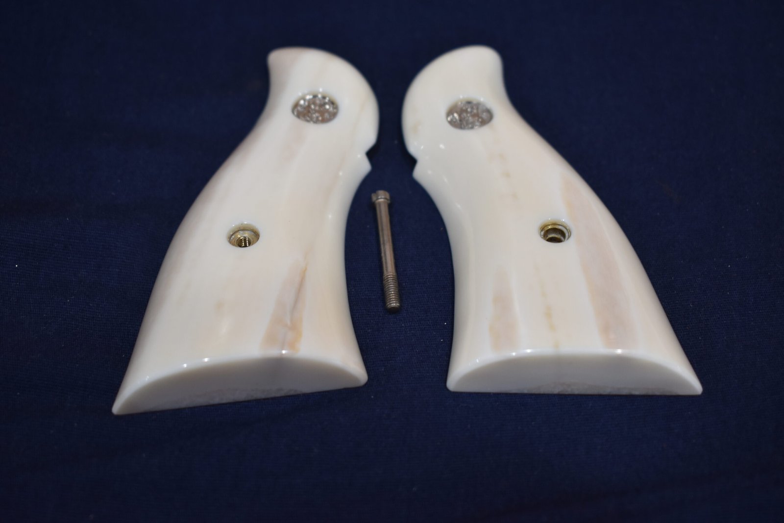 SMITH & WESSON N FRAME SQUARE BUTT WALRUS IVORY GRIPS SWSQWI1 - Image 3