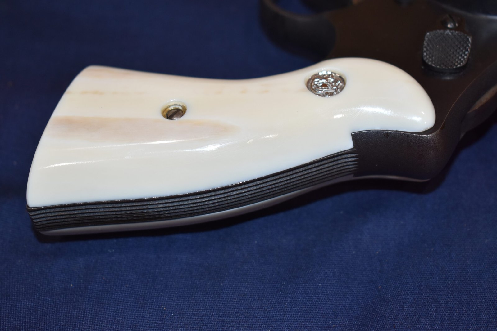 SMITH & WESSON N FRAME SQUARE BUTT WALRUS IVORY GRIPS SWSQWI1 - Image 11