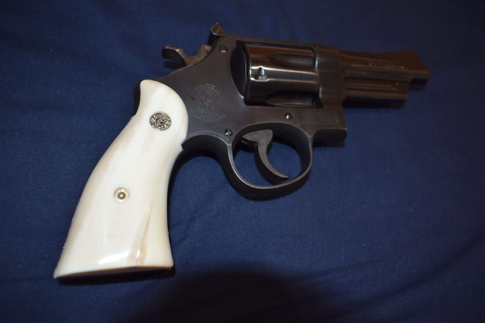 SMITH & WESSON N FRAME SQUARE BUTT WALRUS IVORY GRIPS SWSQWI1 - Image 6