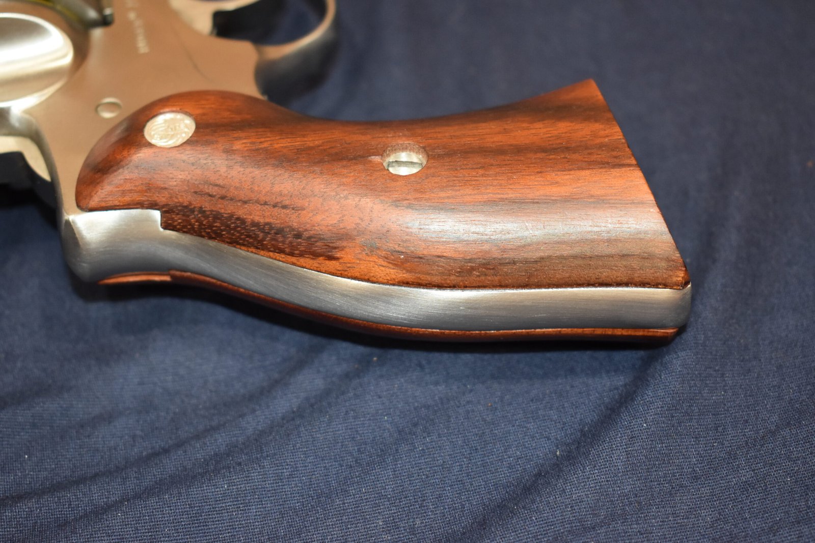 RUGER REDHAWK FACTORY WOOD GRIPS RRHW4 - Image 7