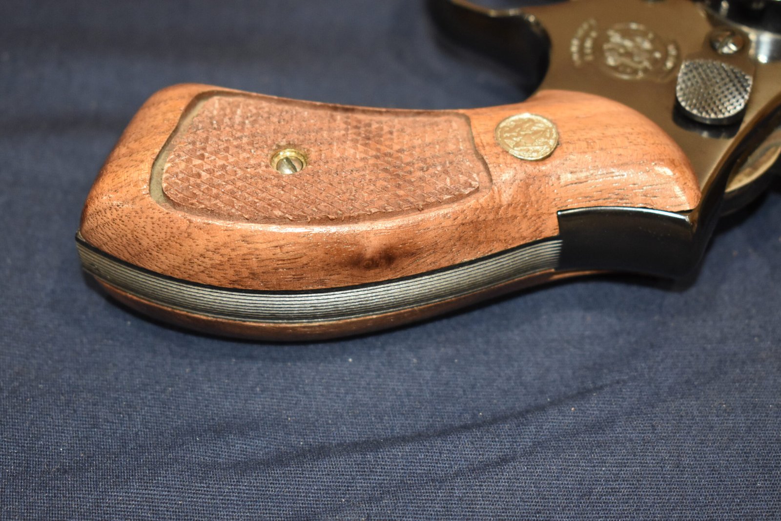 SMITH & WESSON K FRAME SQUARE BUTT FACTORY MAGNA GRIPS KRBM12 - Image 6