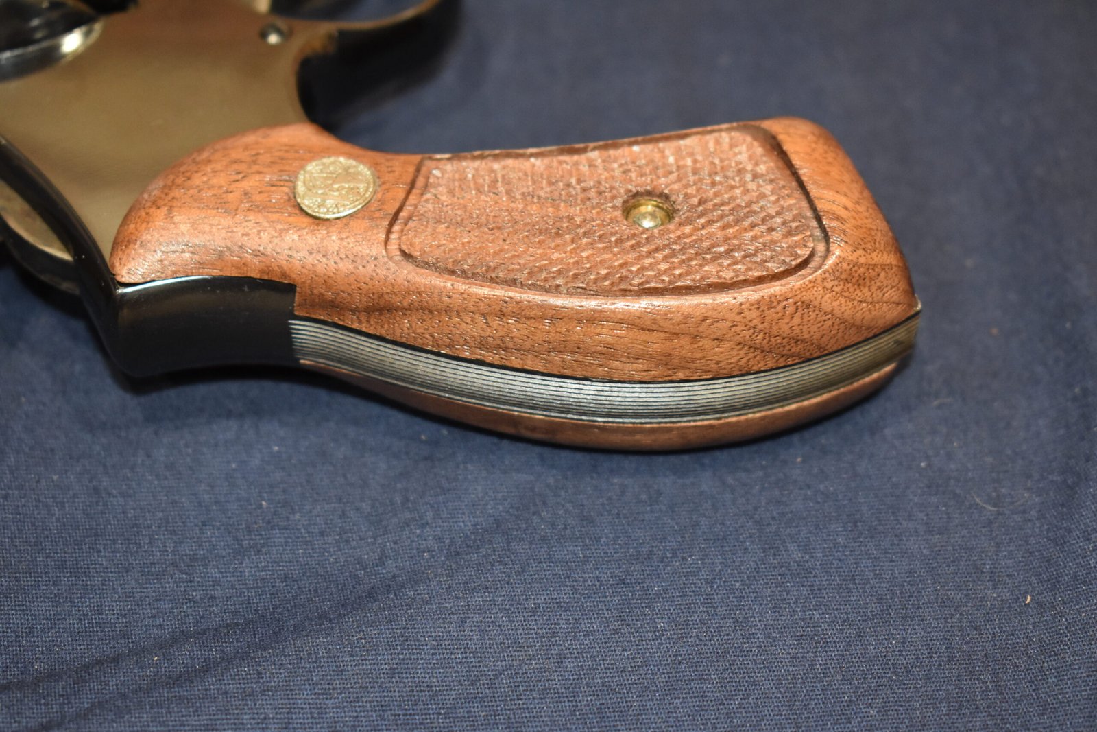 SMITH & WESSON K FRAME SQUARE BUTT FACTORY MAGNA GRIPS KRBM12 - Image 7