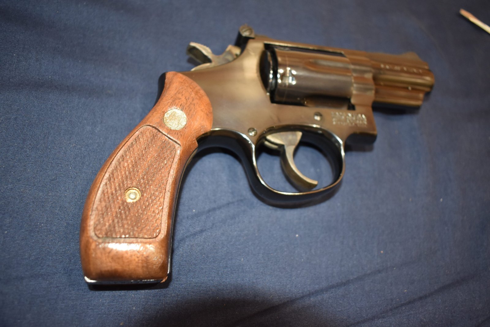 SMITH & WESSON K FRAME SQUARE BUTT FACTORY MAGNA GRIPS KRBM12 - Image 8