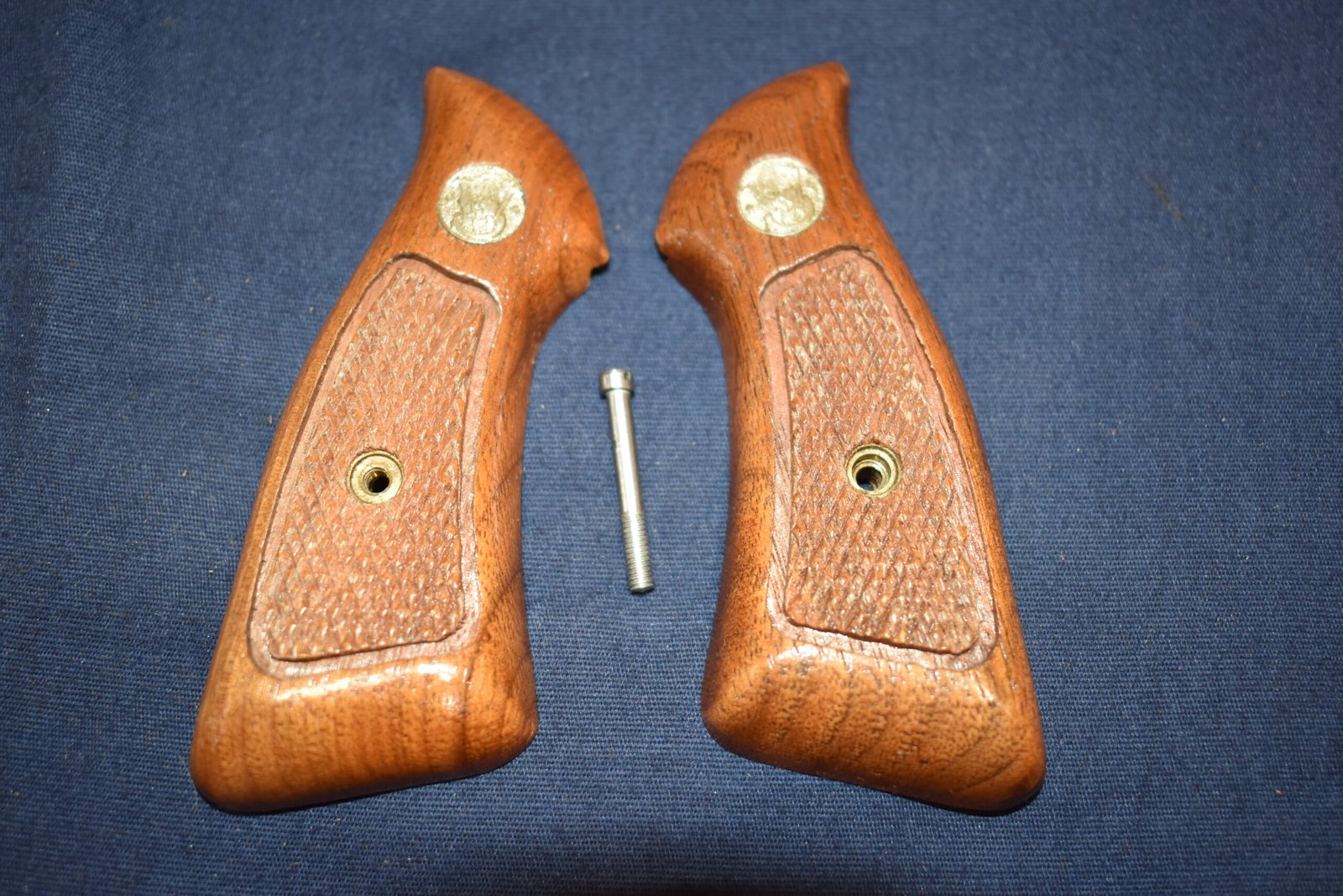 SMITH & WESSON J FRAME GRIPS JSQM7