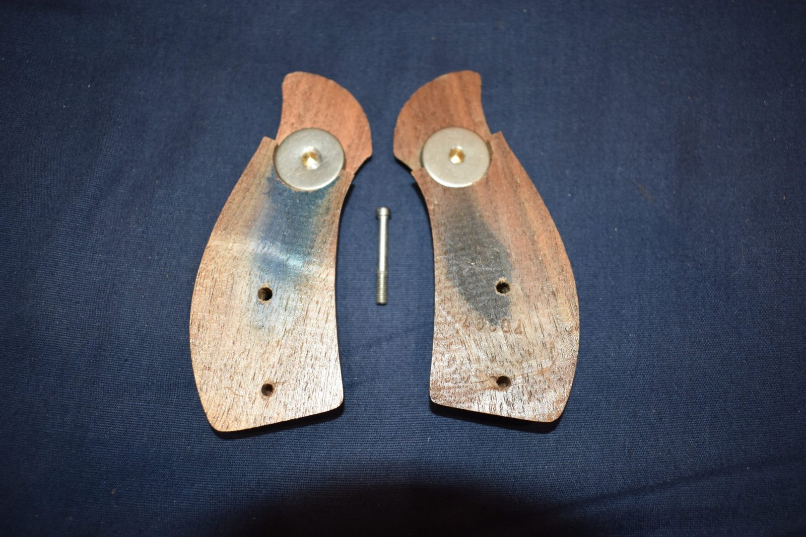 SMITH & WESSON K FRAME SQUARE BUTT FACTORY MAGNA GRIPS KRBM12 - Image 4