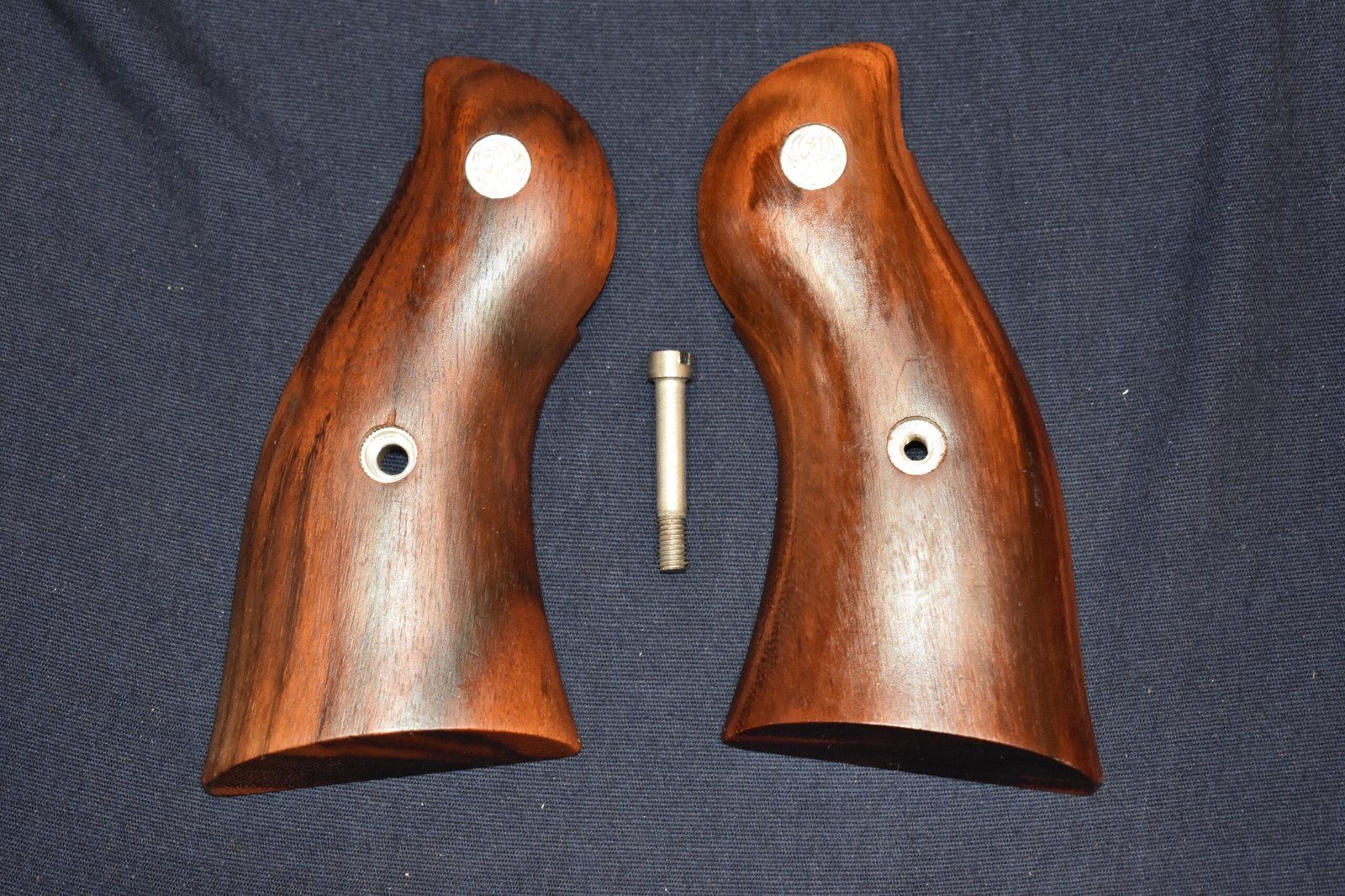 RUGER REDHAWK FACTORY WOOD GRIPS RRHW4
