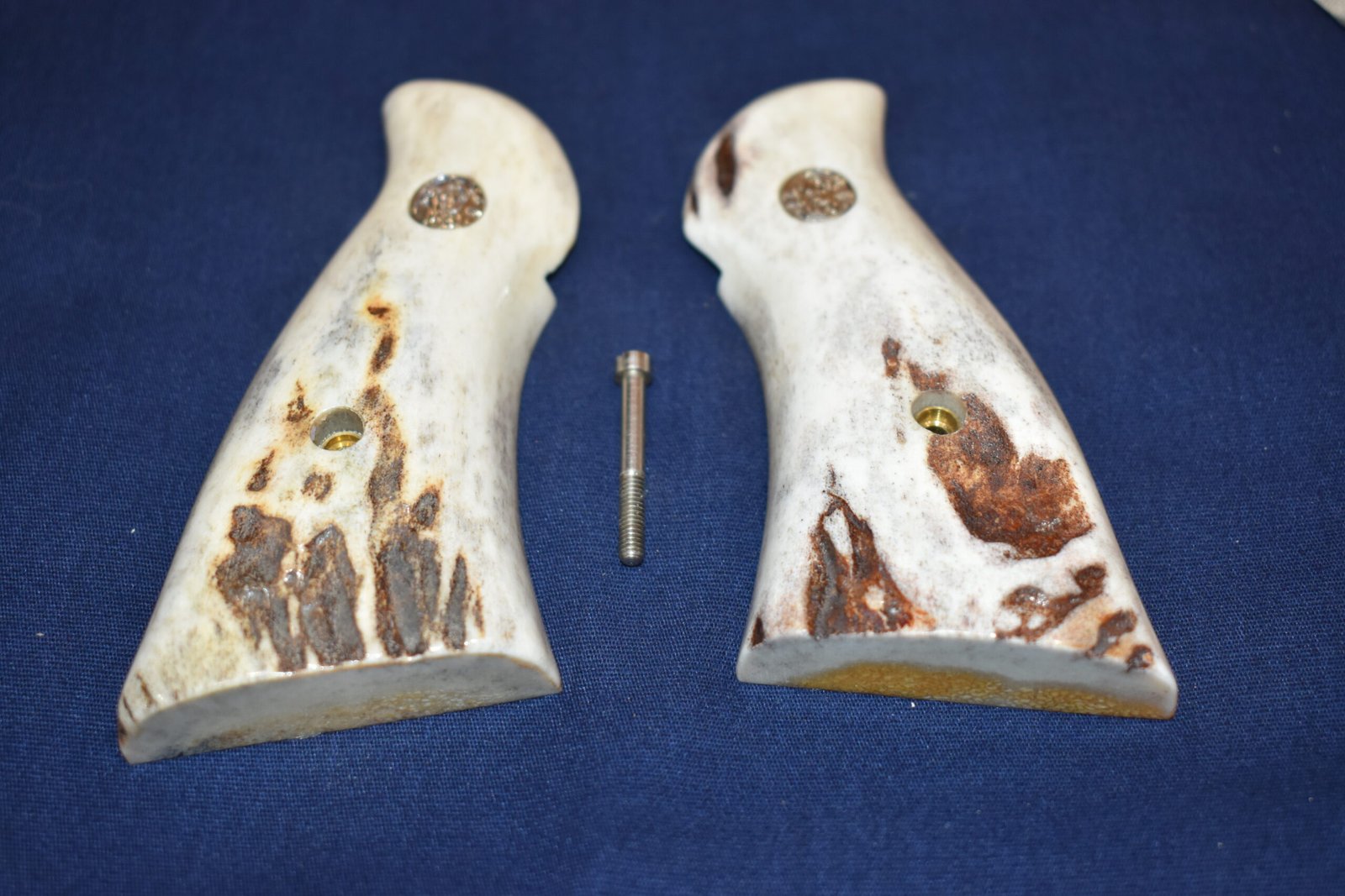 SMITH & WESSON N FRAME PREMIUM GRADE SAMBAR STAG GRIPS SWNSS22 - Image 3
