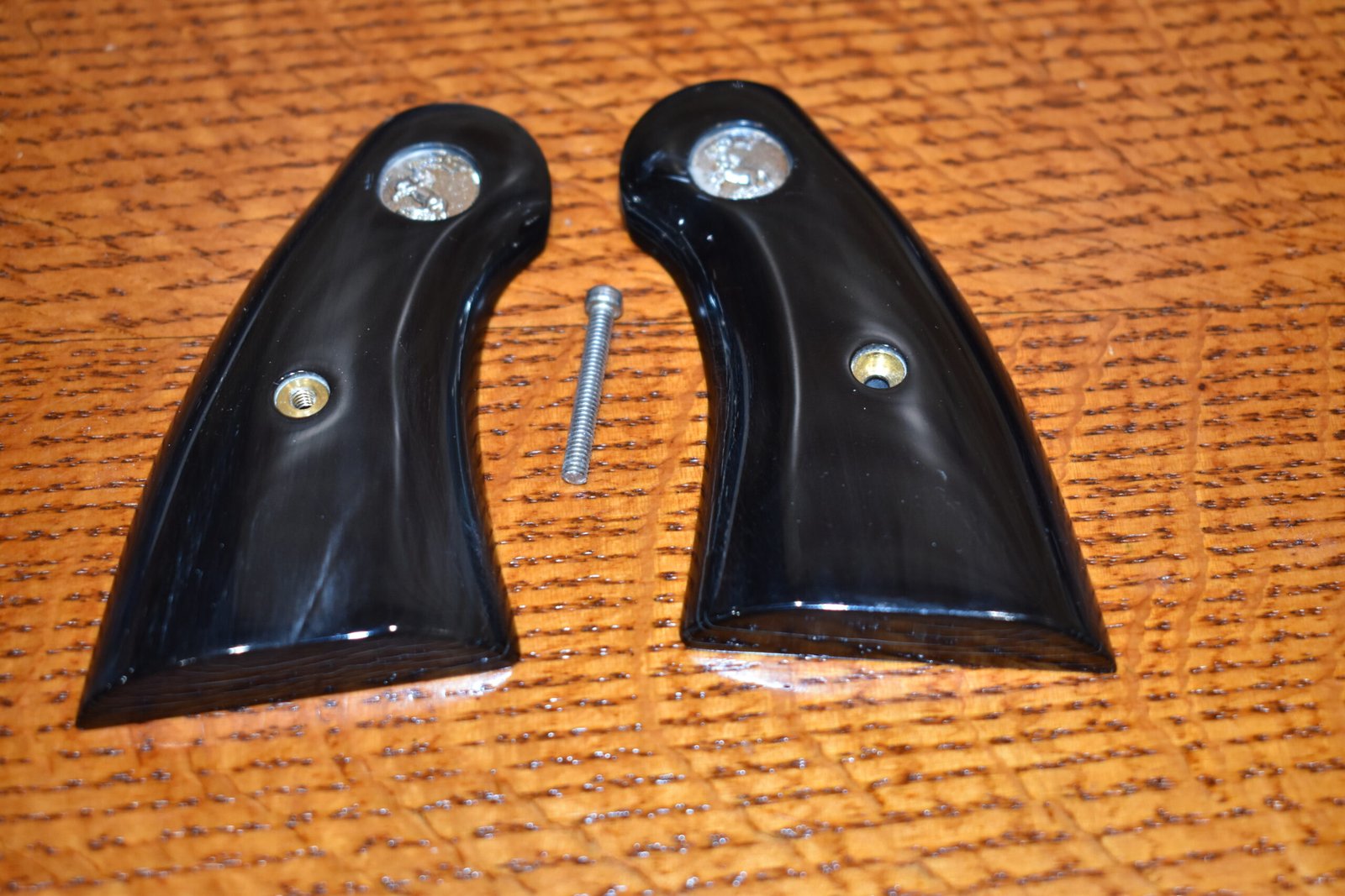 COLT PYTHON PREMIUM GRADE BUFFALO HORN GRIPS CPBH3 - Image 3