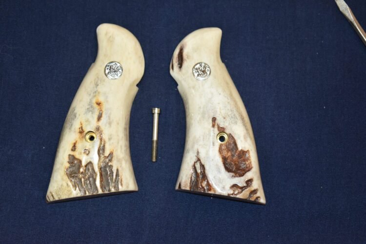SMITH & WESSON N FRAME PREMIUM GRADE SAMBAR STAG GRIPS SWNSS22