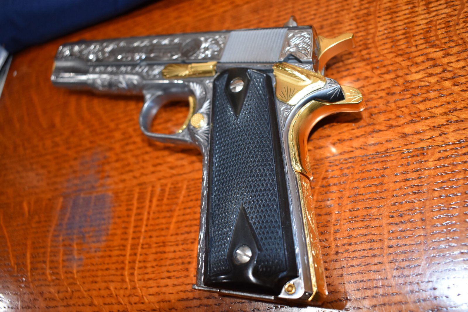COLT 1911 CHECKERED BUFFALO HORN GRIPS 1911BH16 - Image 5