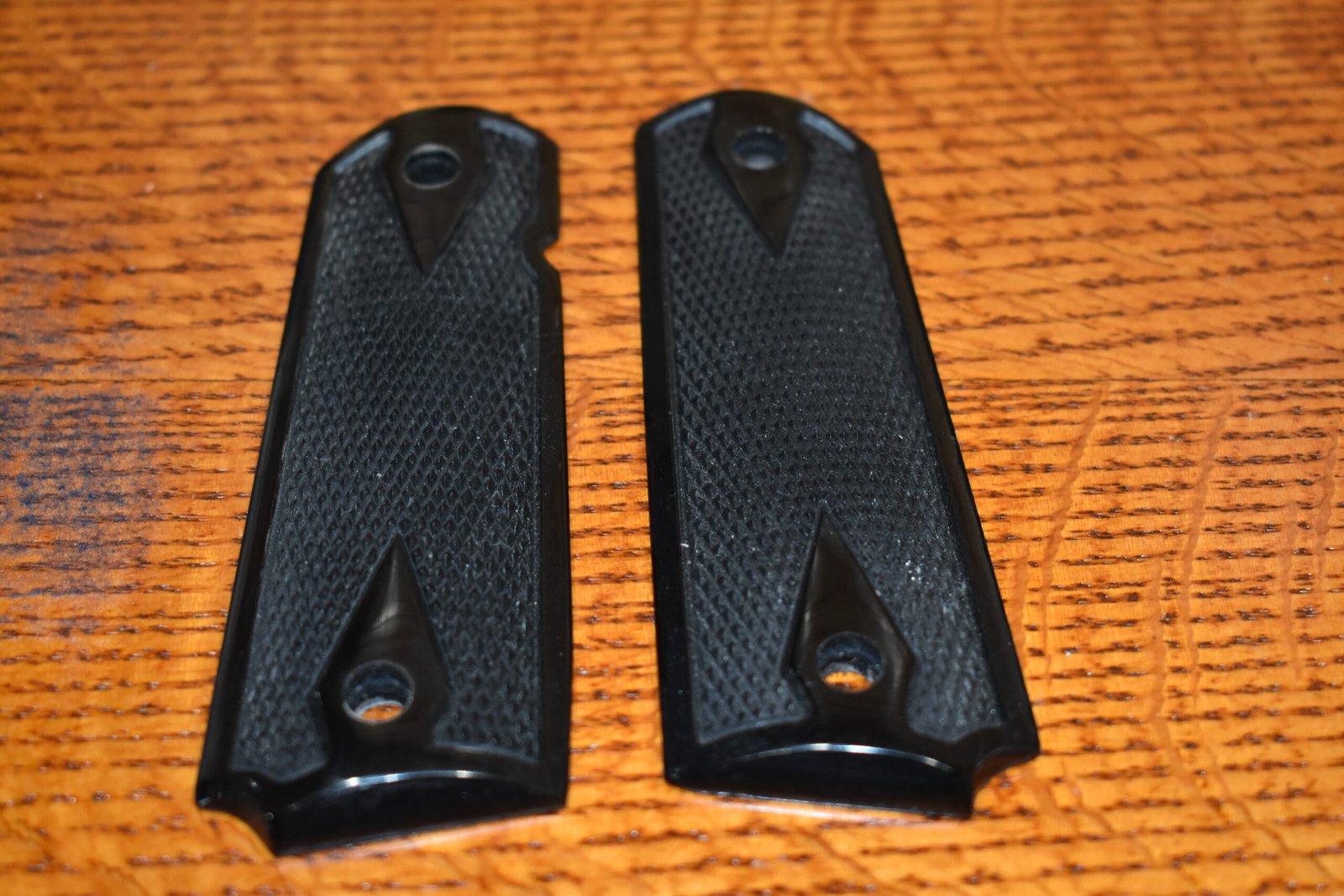 COLT 1911 CHECKERED BUFFALO HORN GRIPS 1911BH17 - Image 3