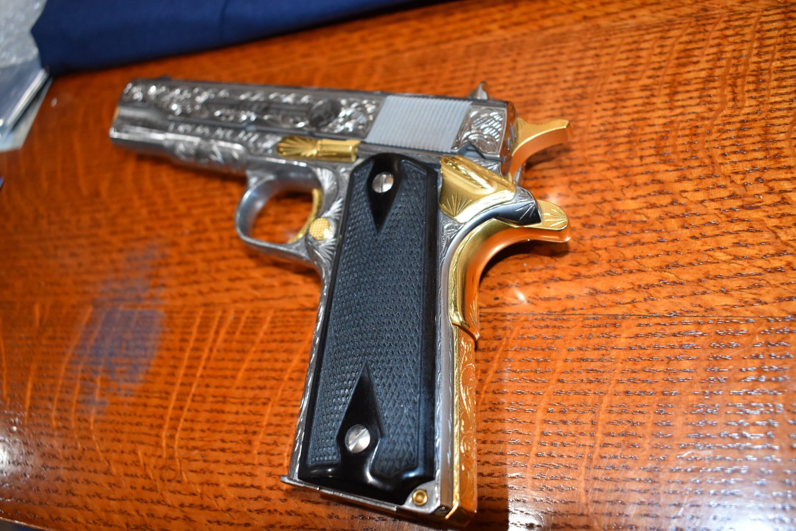 COLT 1911 CHECKERED BUFFALO HORN GRIPS 1911BH17 - Image 5