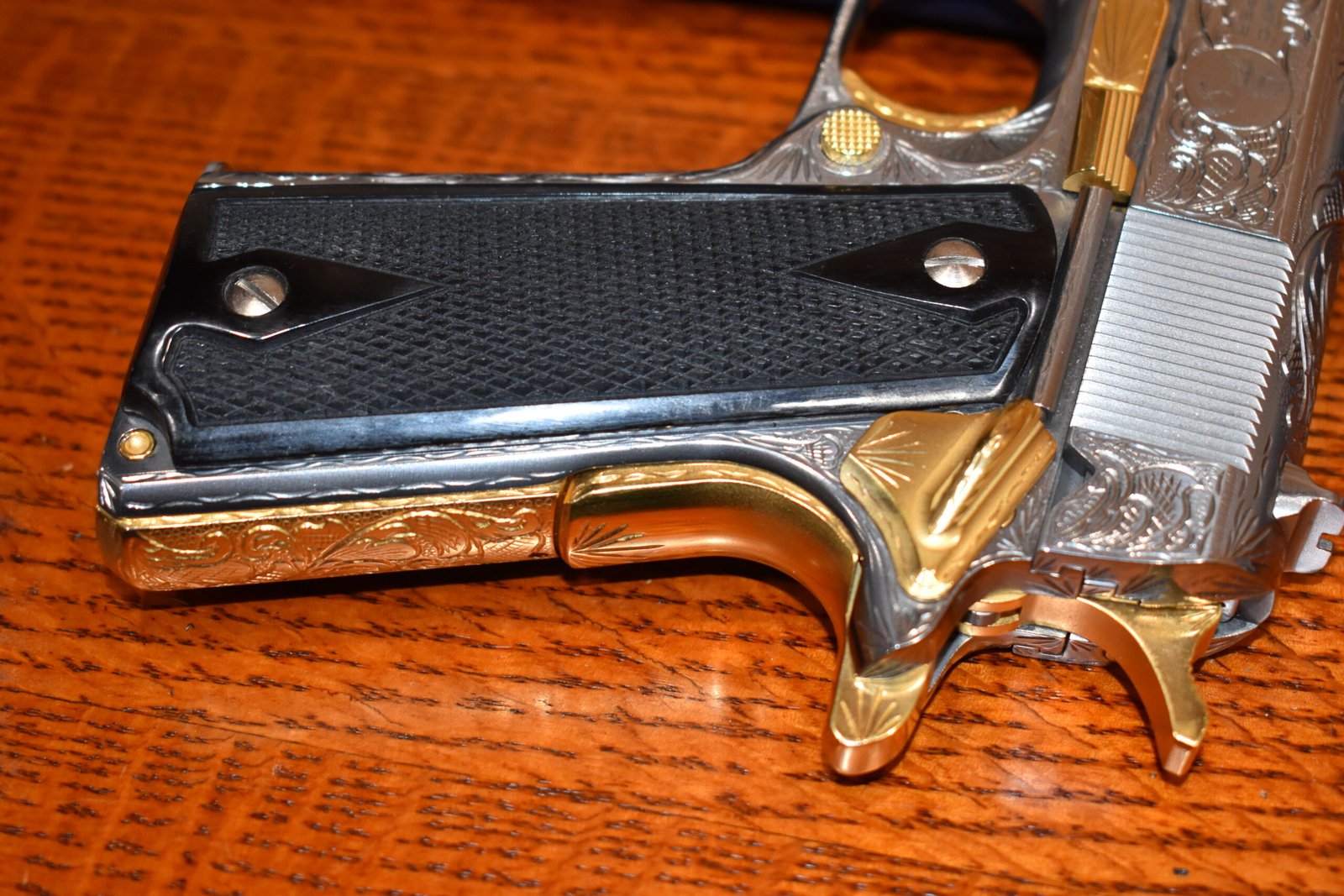 COLT 1911 CHECKERED BUFFALO HORN GRIPS 1911BH17 - Image 6