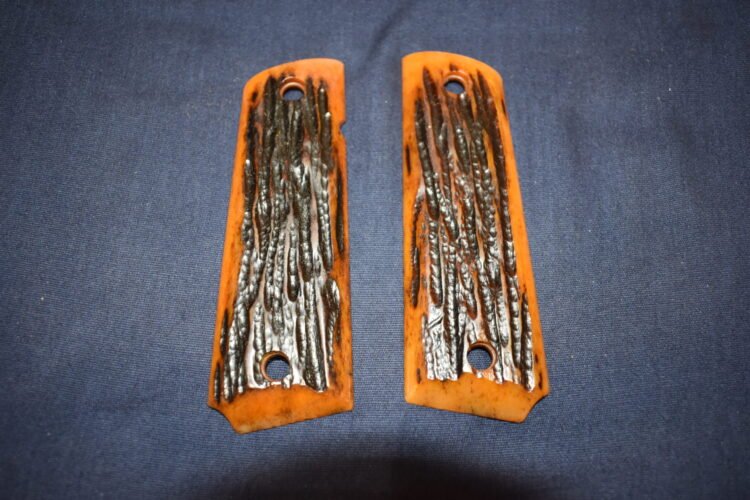 COLT 1911 JIGGED CVAMEL BONE GRIPS 1911JCB1