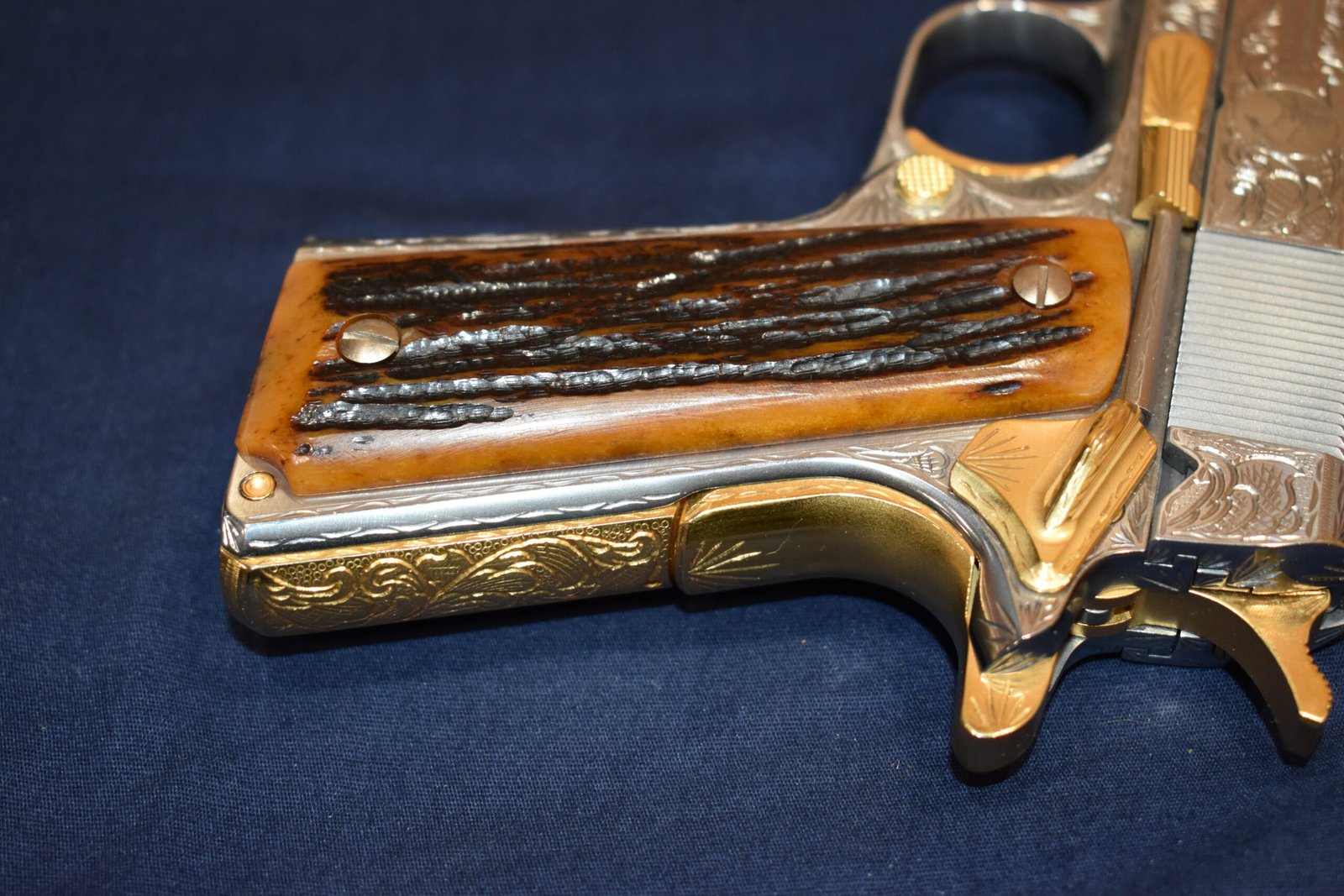 COLT 1911 JIGGED CVAMEL BONE GRIPS 1911JCB1 - Image 6