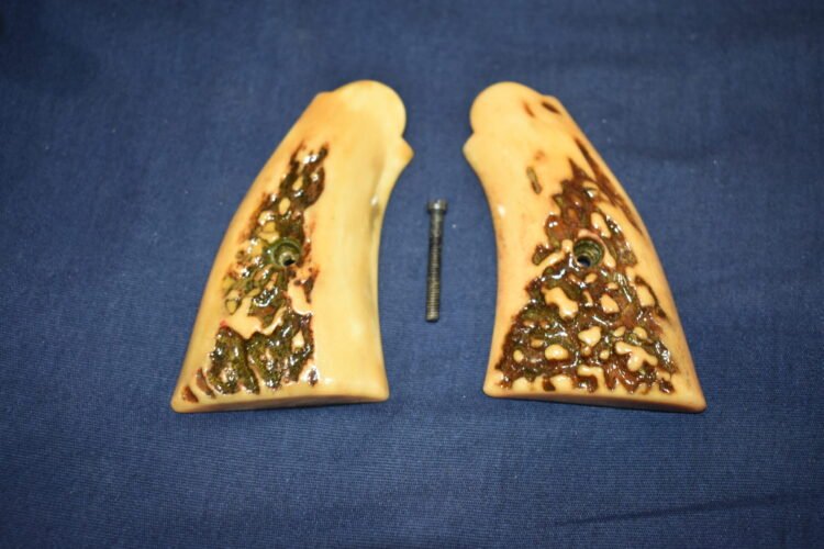 SMITH & WESSON K FRAME SQUARE BUTT VINTAGE SAMBAR STAG GRIPS KSQSS25